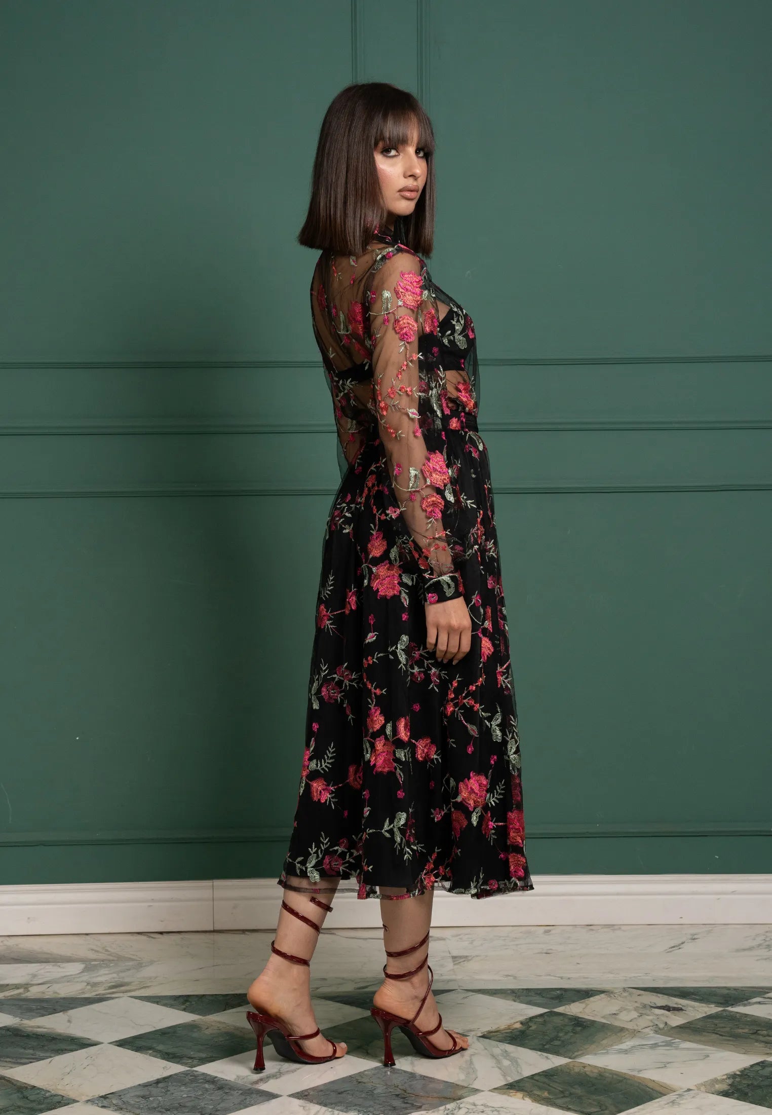 Sheer embroidered gown - profilo